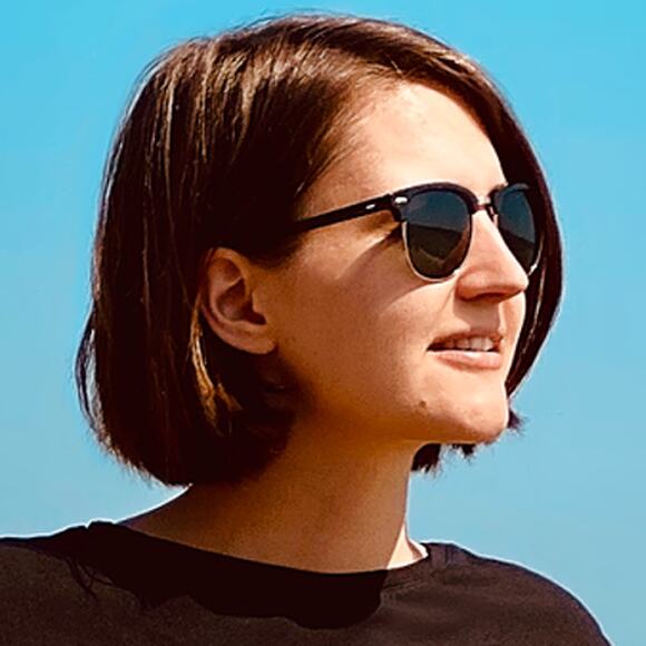 Upcycled Hand Printed Medium White Cockatoo Parrot Ukraine Artist Fundraiser Tee - Picture 4 of 4